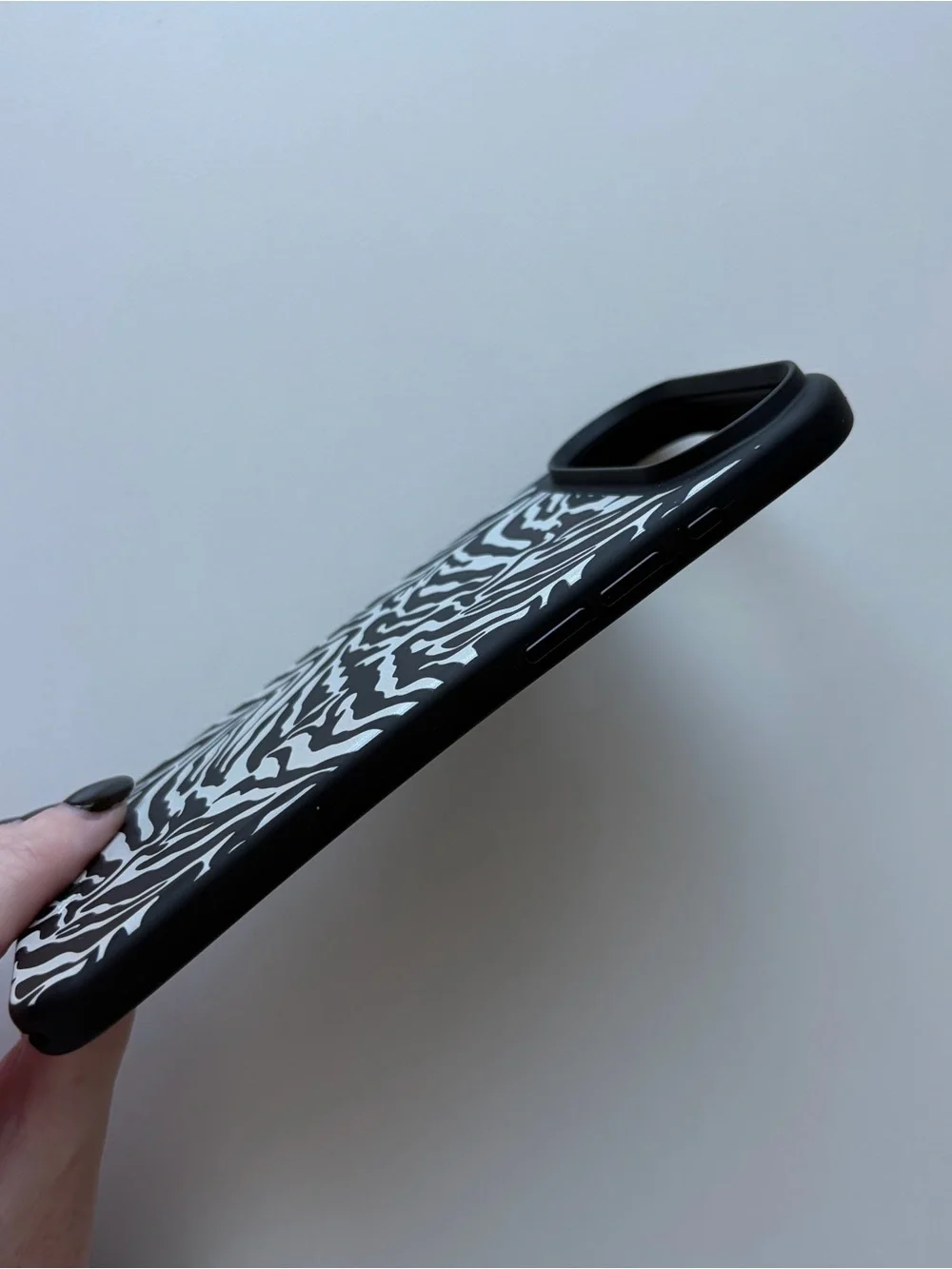 NEW Muk Barcelona MagSafe iPhone 17 Air Case, Zebra, Black and White